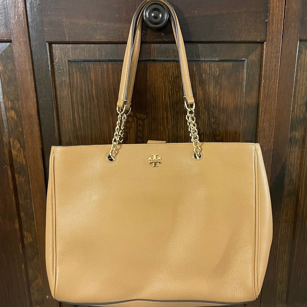 Tan/brown leather Tory Burch purse, used